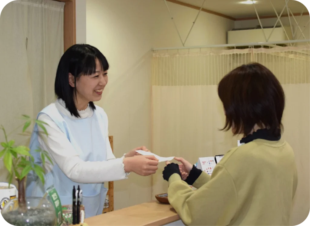 おおつき鍼灸整骨院 　お会計風景